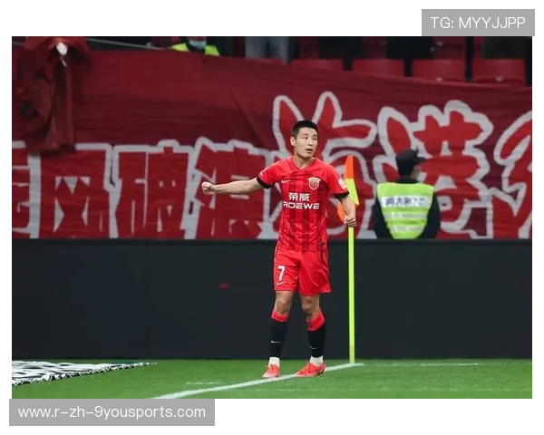 上海海港底线假动作引发现场尖叫